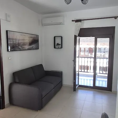 Alex's Retreat Apartment *